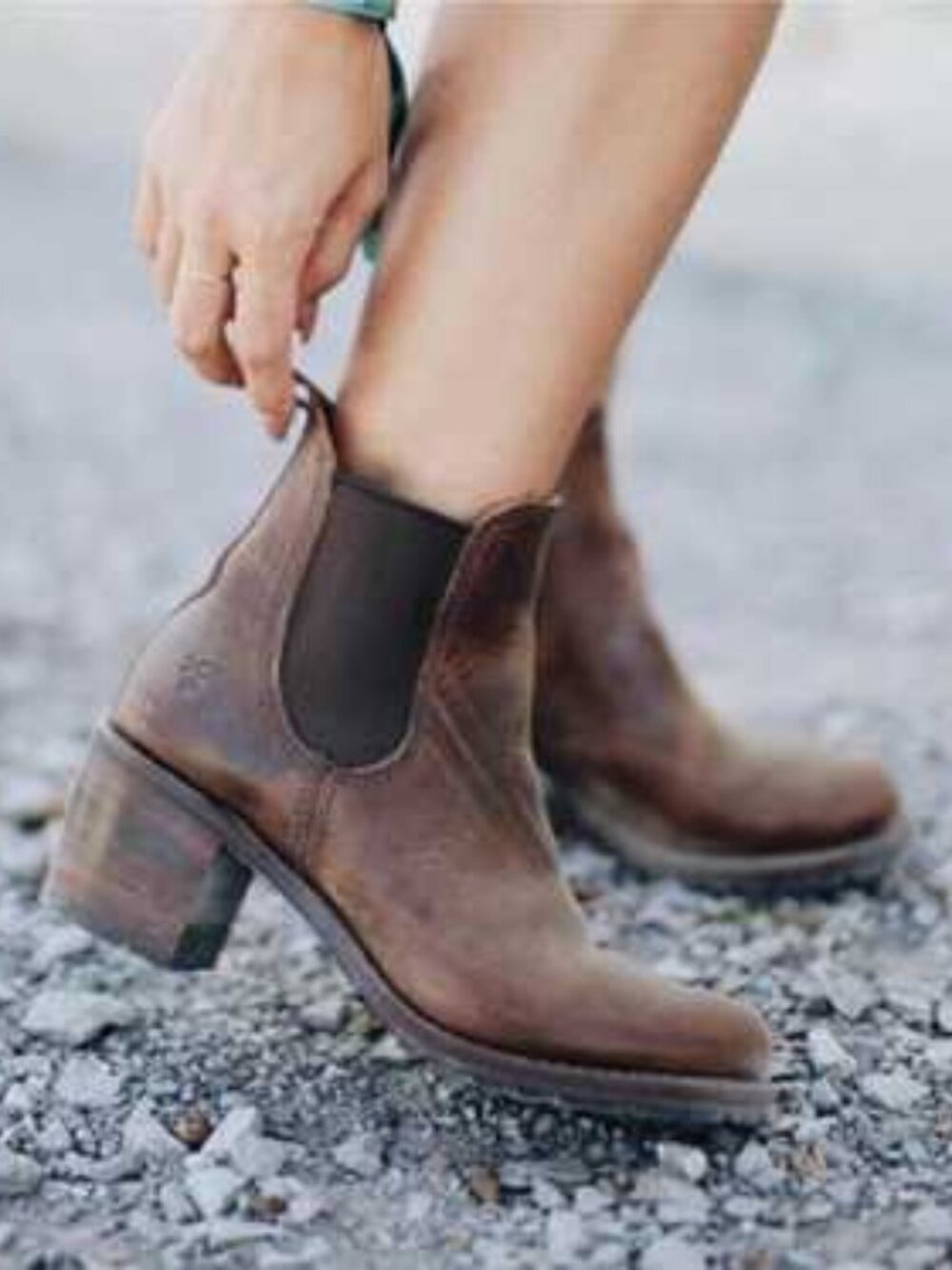 FRYE Sabrina Chelsea Boots Cognac 8-8.5
